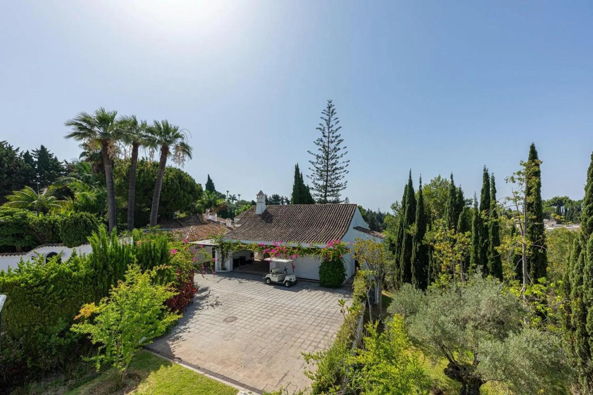 Sprzedaż niezależnego domku jednorodzinnego w Calle Picos de Aroche, Marbella photo 5
