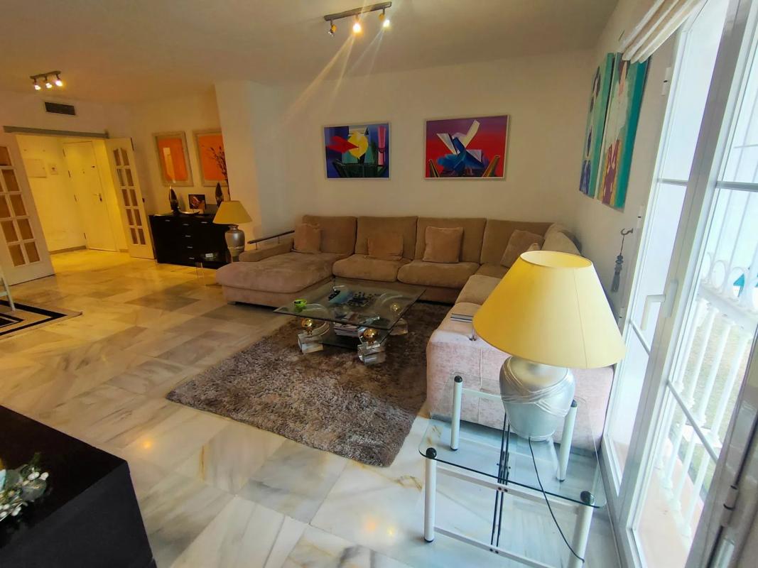 Venta de piso en AV PIEDRAMAR-ARROYO PIEDRAS, 1, Marbella
photo 1