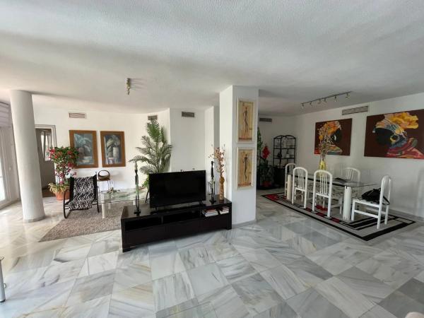 Piso en venta en Avenida Piedramar, 1 D, Marbella
photo 1