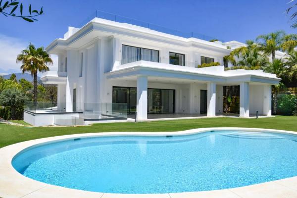 Chalet wolnostojący na sprzedaż w Barrio Lomas de Marbella Club, Marbella photo 1