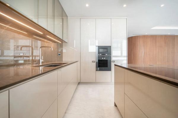 Duplex en venta en Barrio Las Lomas de Río Verde, Marbella photo 1