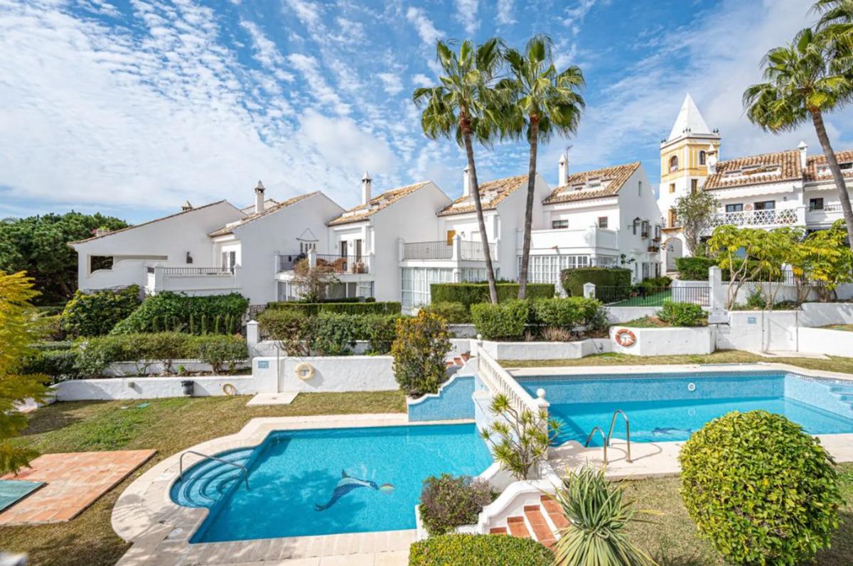 Sprzedaż szeregowego domku w  Barrio Nagüeles , Marbella photo 2
