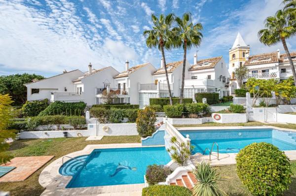 Dom szeregowy na sprzedaż w  Barrio Nagüeles , Marbella photo 2