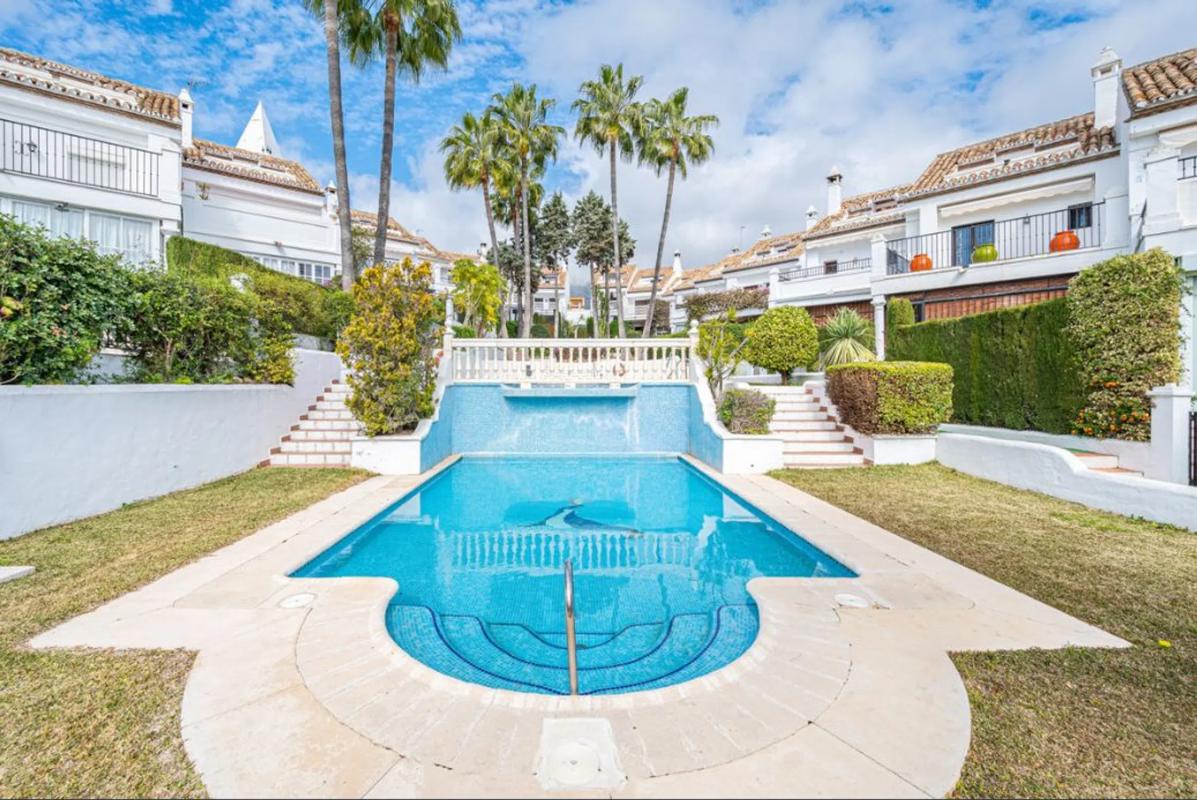 Sprzedaż szeregowego domku w  Barrio Nagüeles , Marbella photo 5