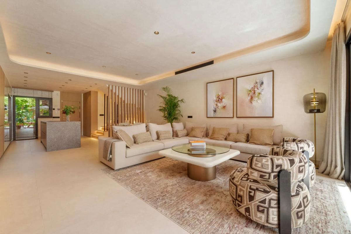 Sprzedaż szeregowego domku w Barrio Lomas de Marbella Club , Marbella photo 1