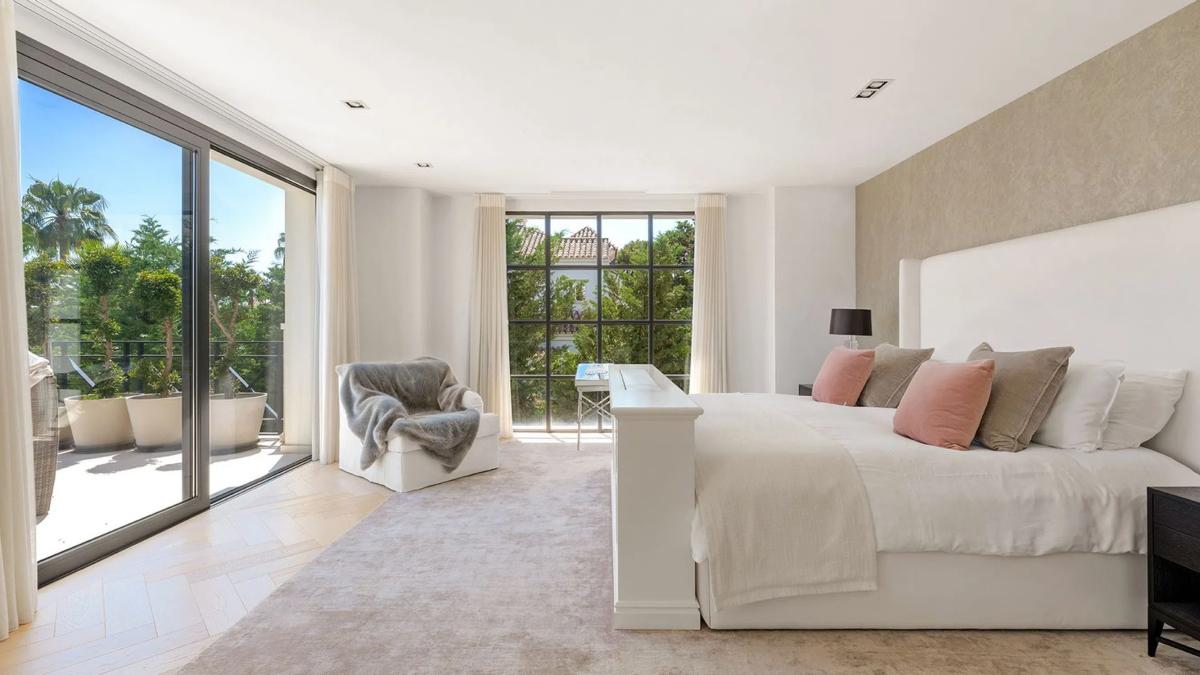 Venta de chalet independiente en Barrio Sierra Blanca, Marbella
 photo 2