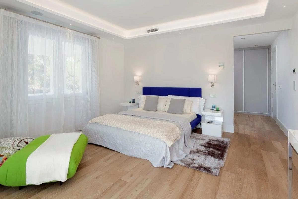Sprzedaż niezależnego domku jednorodzinnego w Urbanización Cascada de Camojan, Marbella photo 3