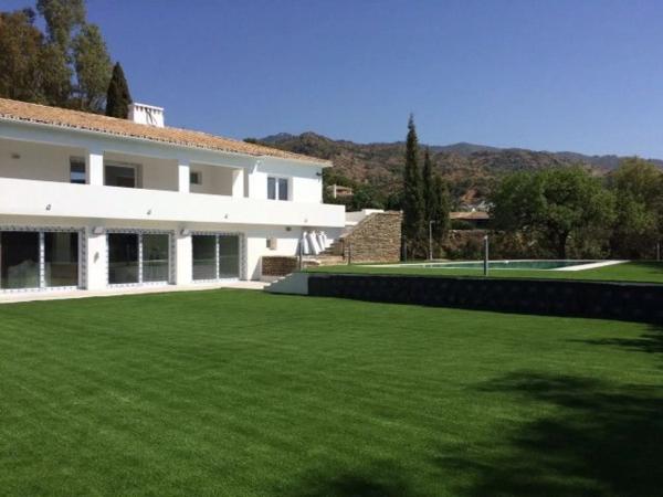Chalet wolnostojący na sprzedaż w  Urbanización Cascada de Camojan, Marbella photo 4