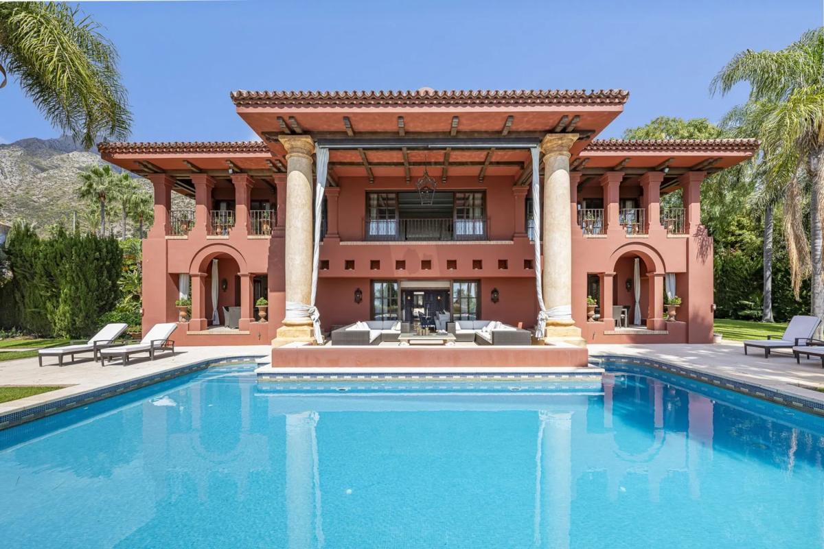 Sprzedaż niezależnego domku jednorodzinnego w Calle Vivaldi, 67 -43, Marbella photo 1