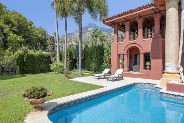 Chalet wolnostojący na sprzedaż w Calle Vivaldi, 67 -43, Marbella thumbnail 1