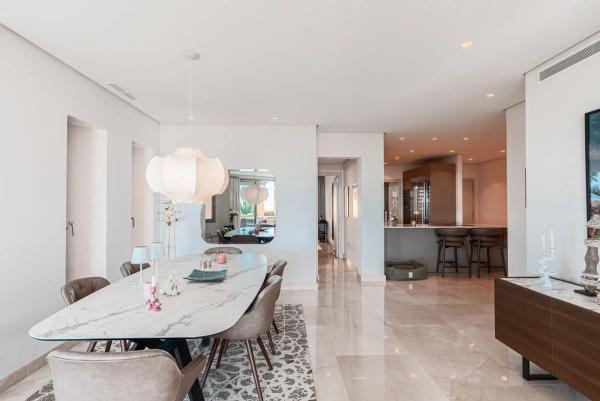 Penthouse for sale at Lugar Urbanizacion Altos Reales, Marbella thumbnail 1