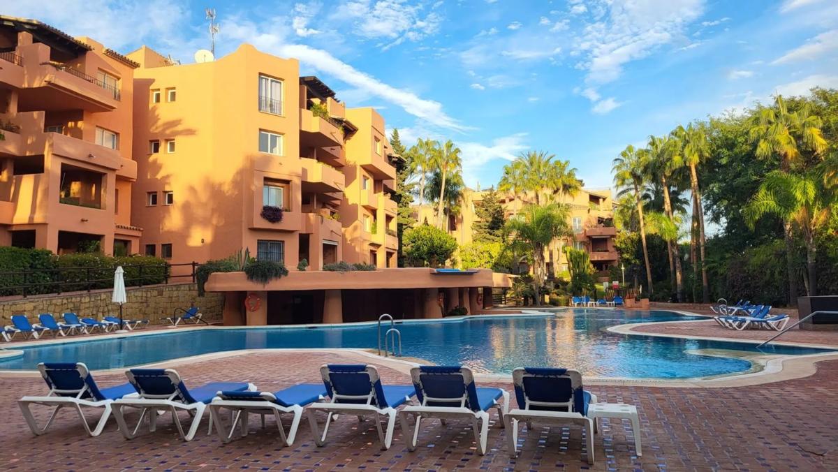 Sale of apartment in Pasaje Passage Palacio Alhambra, 1, Marbella
 photo 4