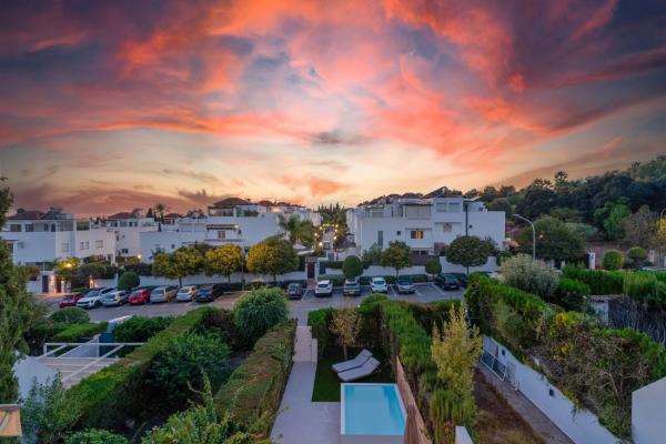 Dom szeregowy na sprzedaż w Barrio Nagüeles , Marbella photo 1