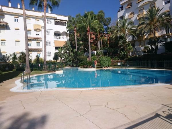 Duplex en venta en Avenida Conde Rudi, 1, Marbella thumbnail 2