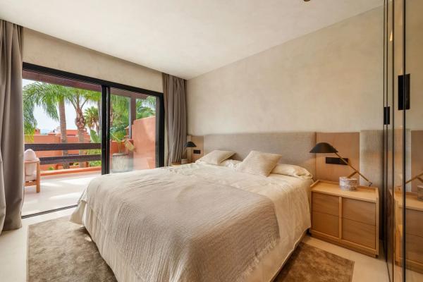 Dom szeregowy na sprzedaż w Pintor Francisco Iturrino, 3 , Marbella photo 1