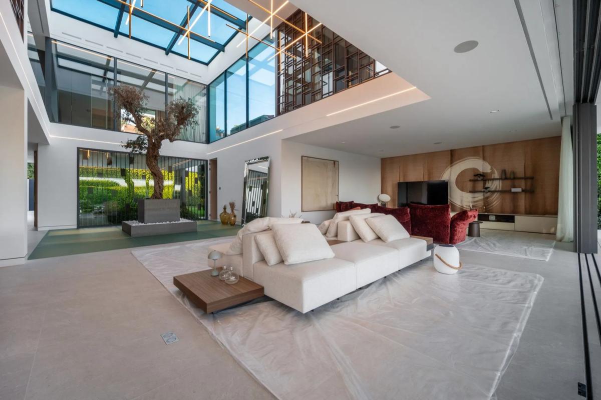 Sale of independent chalet in Barrio Las Lomas de Río Verde, Marbella
 photo 5