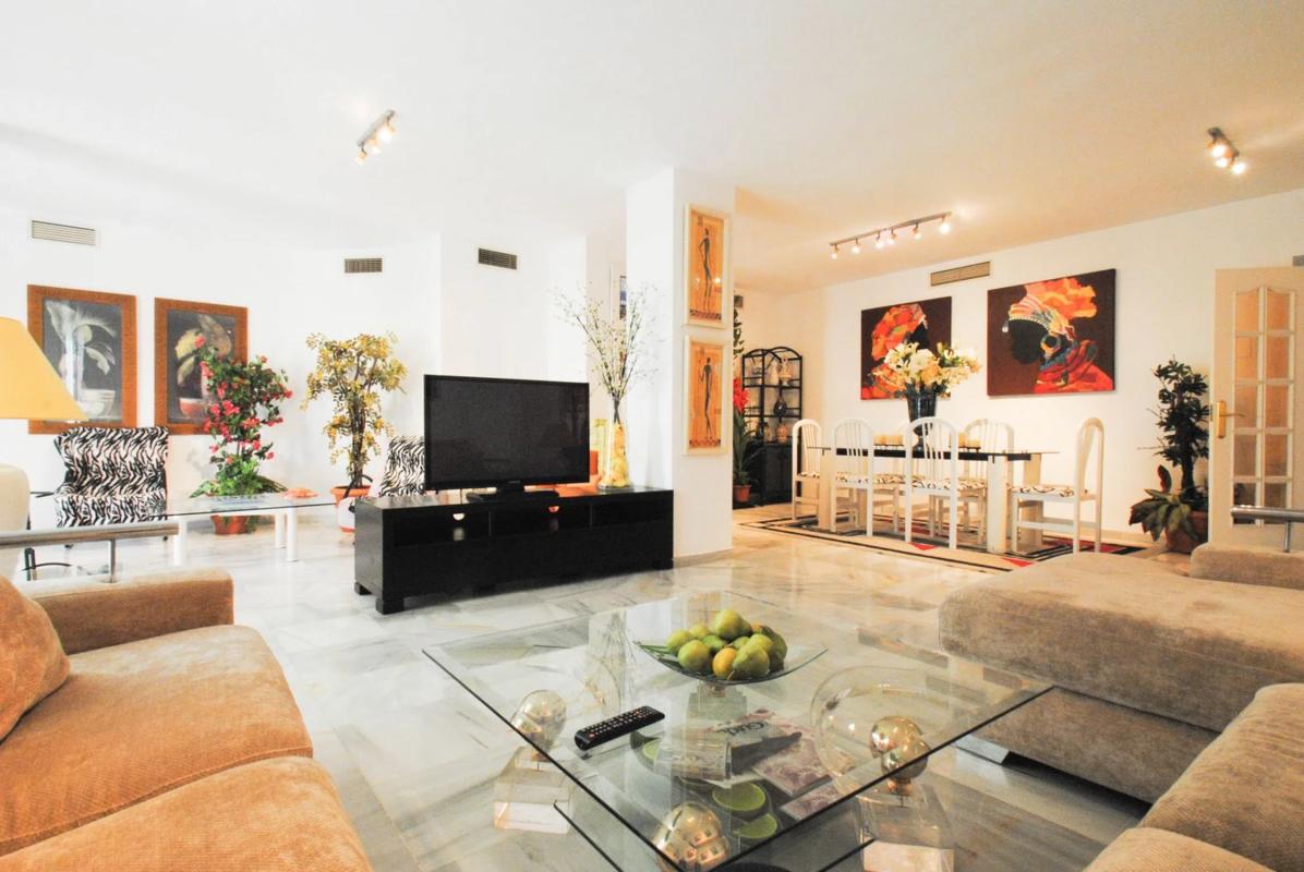 Venta de piso en Avenida Piedramar, 1 D, Marbella
photo 2