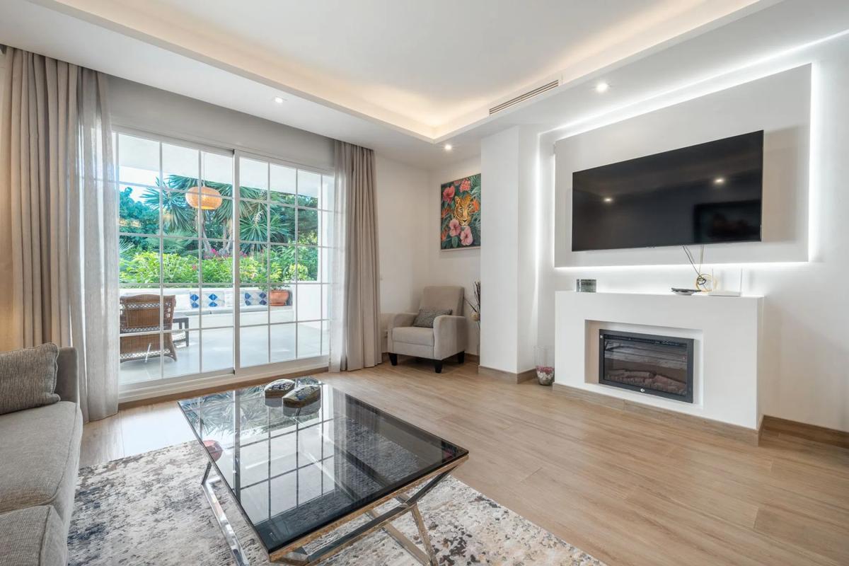 Sale of apartment in Puente Romano, 1, Marbella
 photo 3