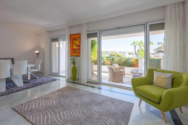 Piso en venta en Urbanización Monte Paraíso, 8, Marbella
 photo 4
