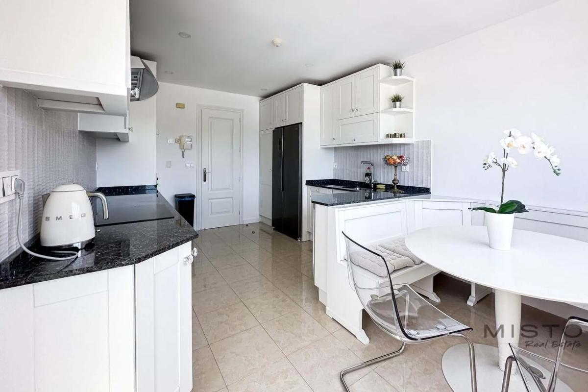 Venta de piso en Calle Sierra de Ronda, Marbella
photo 3