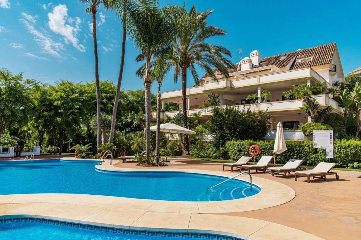 Продажа дуплекса на Barrio Lomas de Marbella Club, Марбелла photo 1