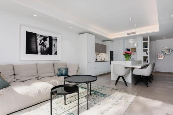Piso en venta en Calle Roy Boston, 16, Marbella
photo 1