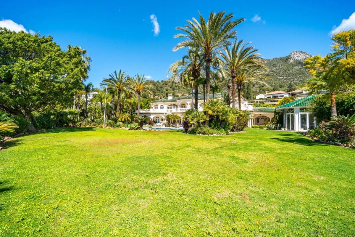 Sprzedaż niezależnego domku jednorodzinnego w Barrio Sierra Blanca, Marbella photo 2