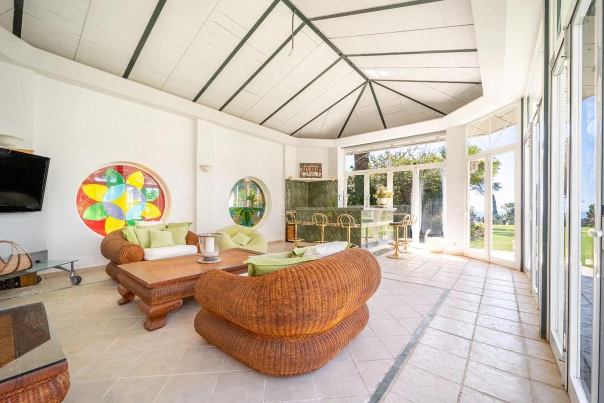 Sprzedaż niezależnego domku jednorodzinnego w Barrio Sierra Blanca, Marbella photo 4