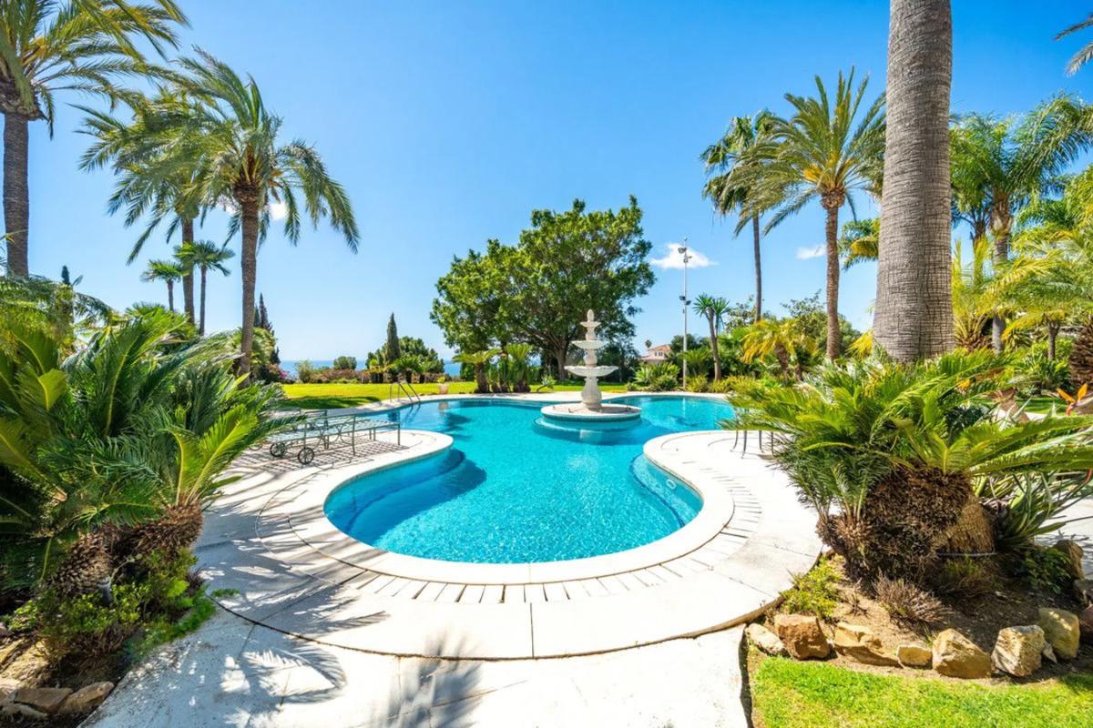 Sprzedaż niezależnego domku jednorodzinnego w Barrio Sierra Blanca, Marbella photo 5