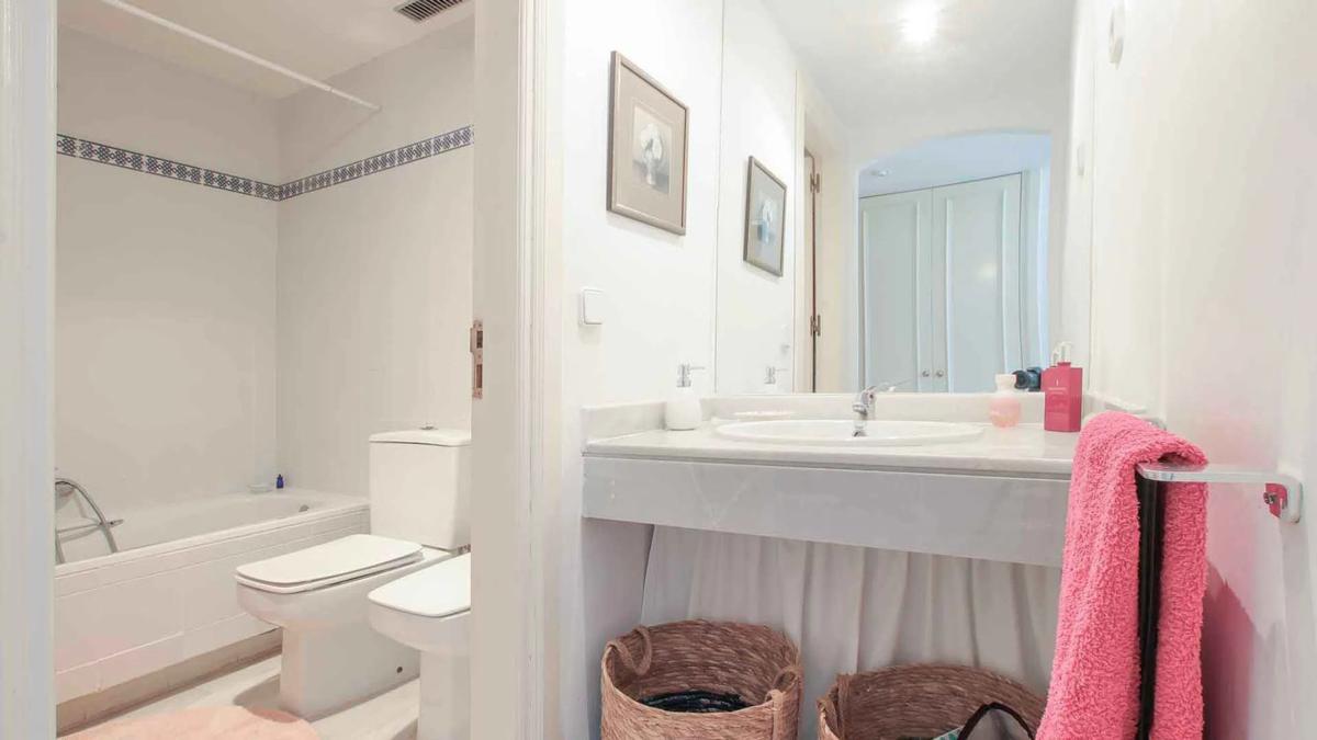 Продажа квартиры на Lugar Urbanizacion Lomas de Marbella Club, Марбелла
photo 1