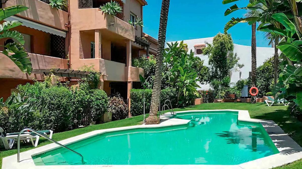 Продажа квартиры на Lugar Urbanizacion Lomas de Marbella Club, Марбелла
photo 2