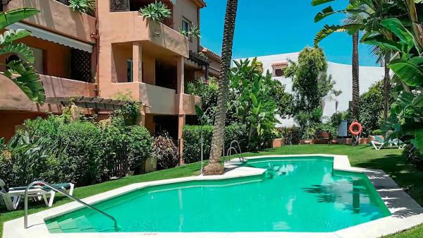 Piso en venta en Lugar Urbanizacion Lomas de Marbella Club, Marbella
thumbnail 1