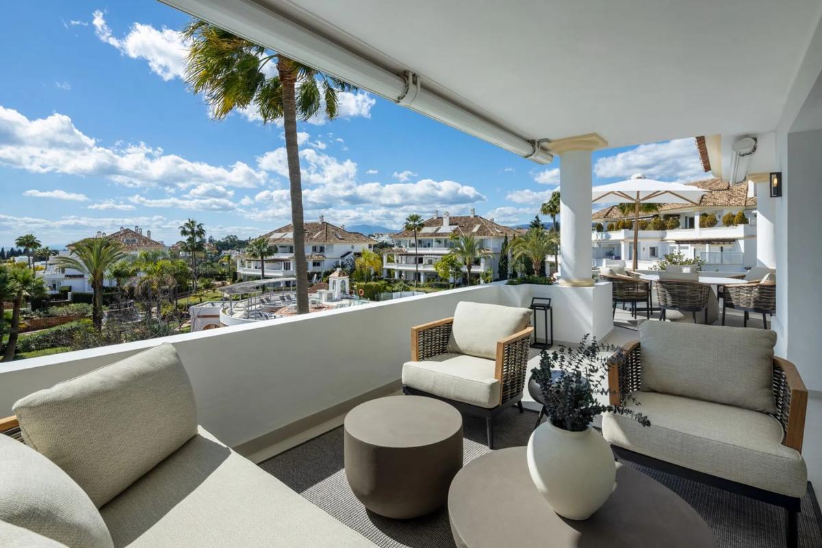 Sprzedaż duplexu w Barrio Lomas de Marbella Club, Marbella photo 1