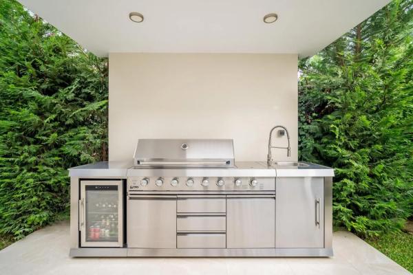 Independent chalet for sale in CL LISZT-CASCADA CAMOJAN, Marbella
 photo 2