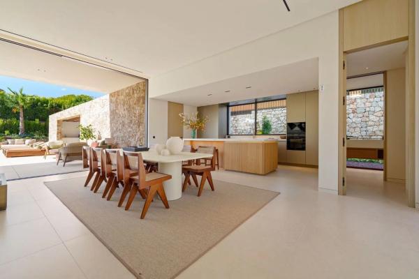 Independent chalet for sale in Casa Cazorla, Calle Sierra Nevada-lo Ma Club 59(5) N2-5 s/n, Marbella
 photo 3