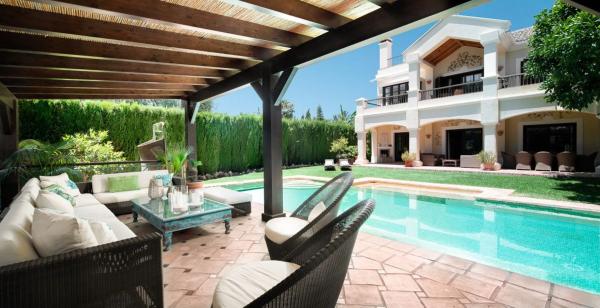 Independent chalet for sale in Calle Montemayor, 71, Marbella
 photo 1