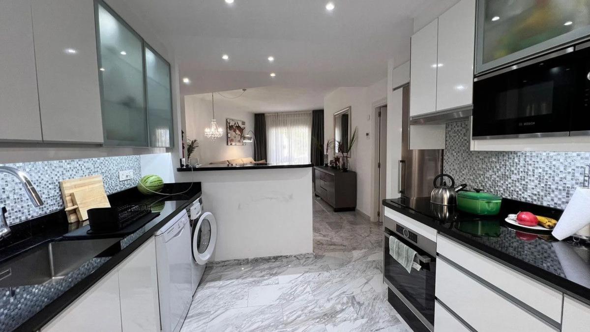 Продажа квартиры на Bulevar Príncipe Alfonso de Hohenlohe, Марбелла
photo 4