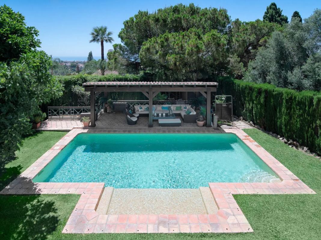 Sprzedaż niezależnego domku jednorodzinnego w  Calle Montemayor, 71, Marbella photo 2