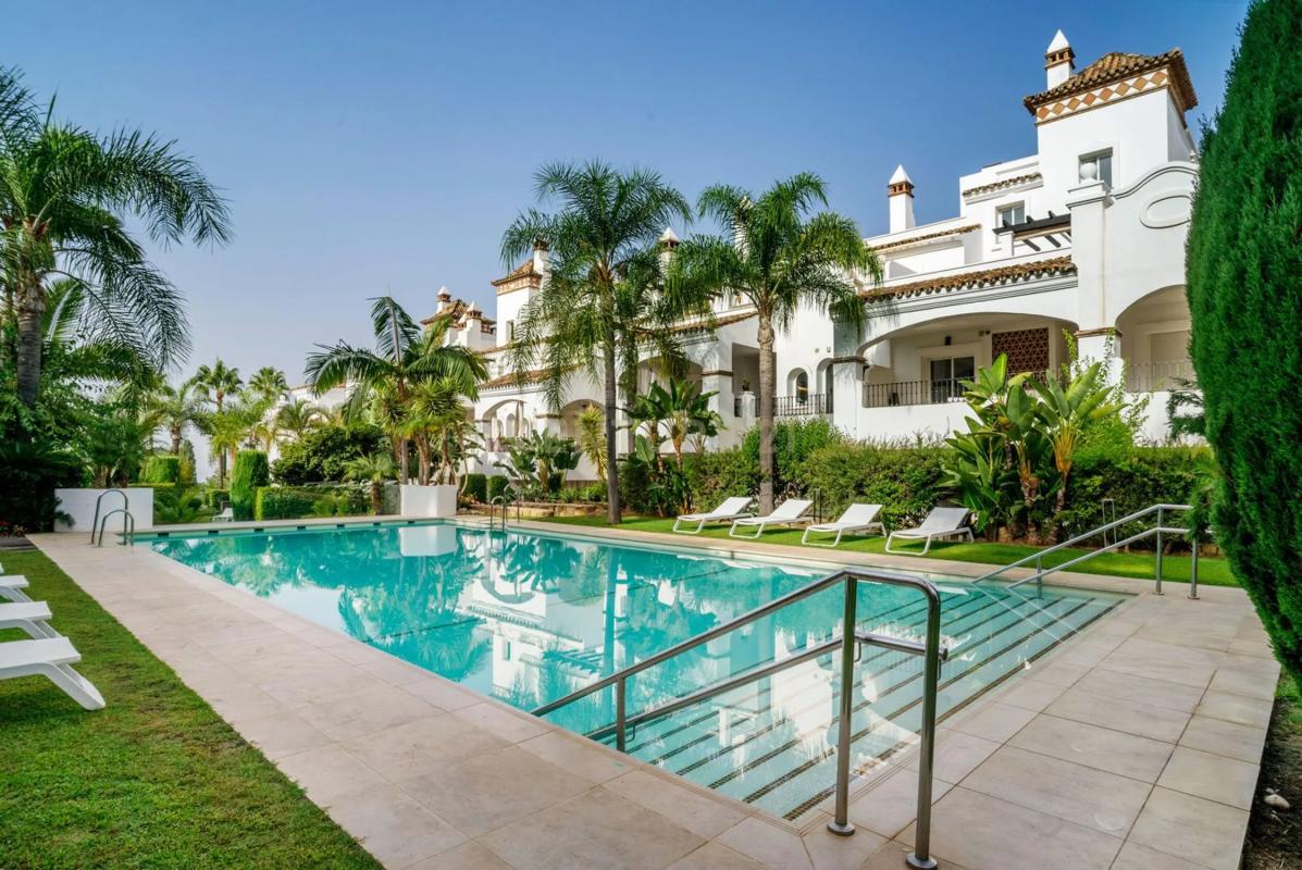 Sale of apartment in Calle Lago de los Cisnes, 1, Marbella
 photo 3