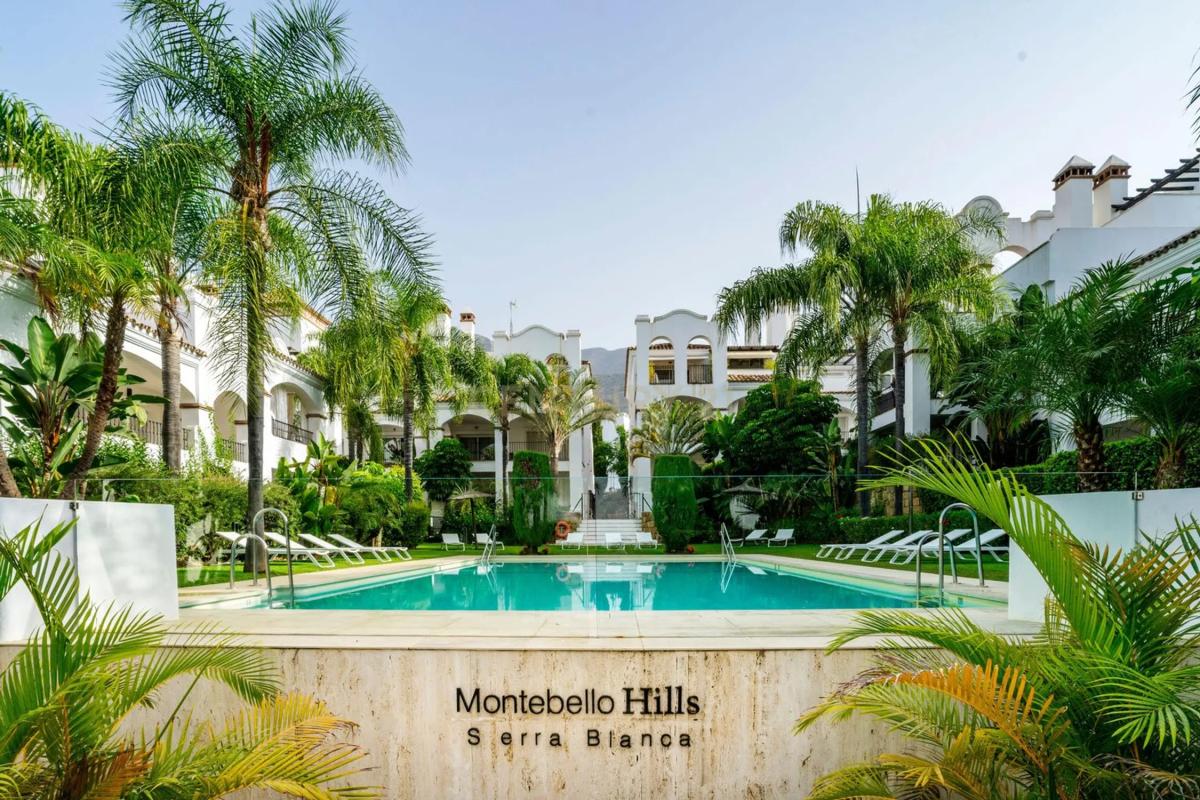 Sale of apartment in Calle Lago de los Cisnes, 1, Marbella
photo 2
