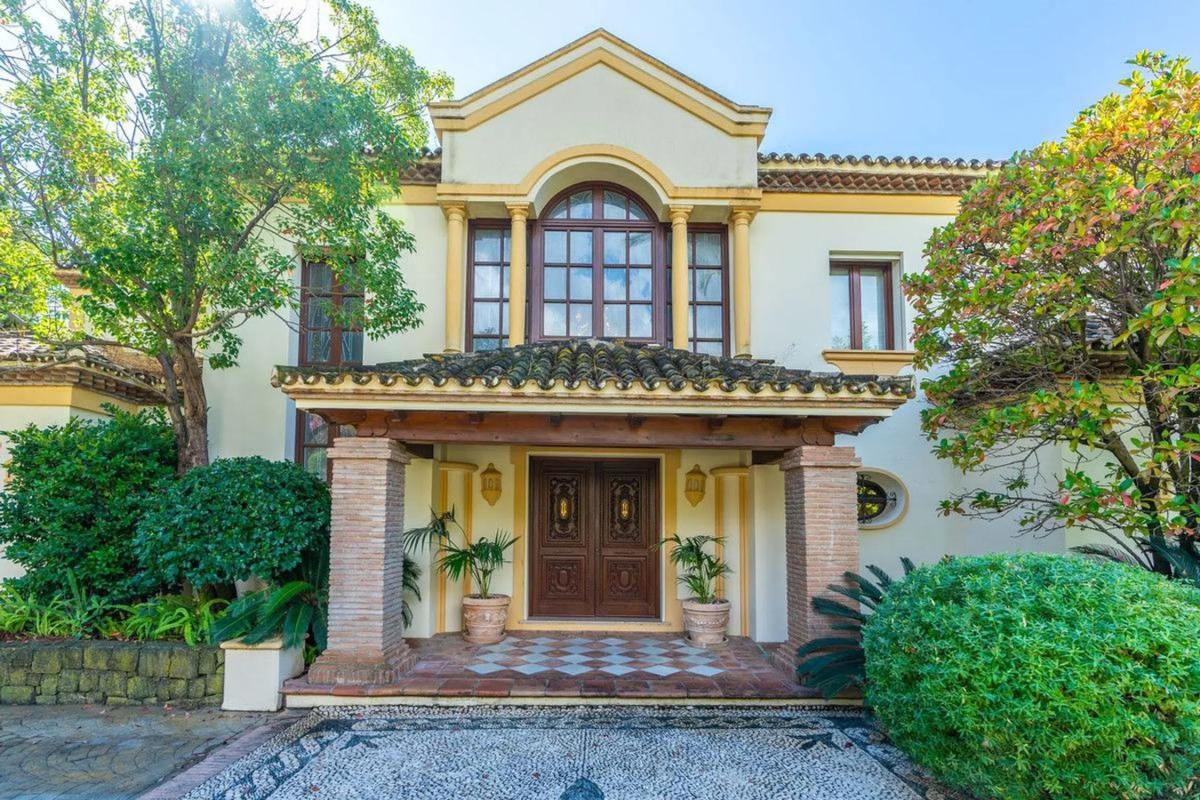 Sprzedaż niezależnego domku jednorodzinnego w Calle Sibelius, Marbella photo 2