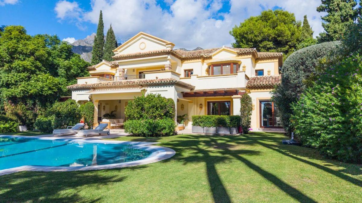 Sprzedaż niezależnego domku jednorodzinnego w Calle Sibelius, Marbella photo 3