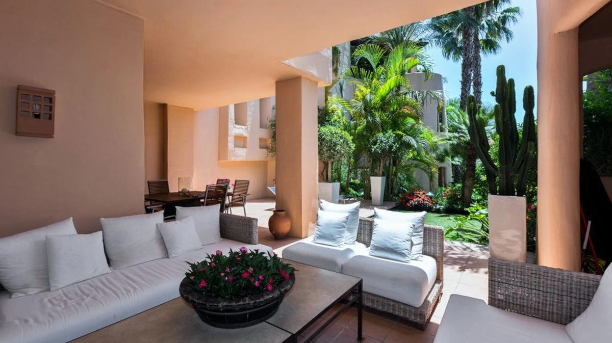 Sale of apartment in Avenida Buchinger, Marbella
 photo 3