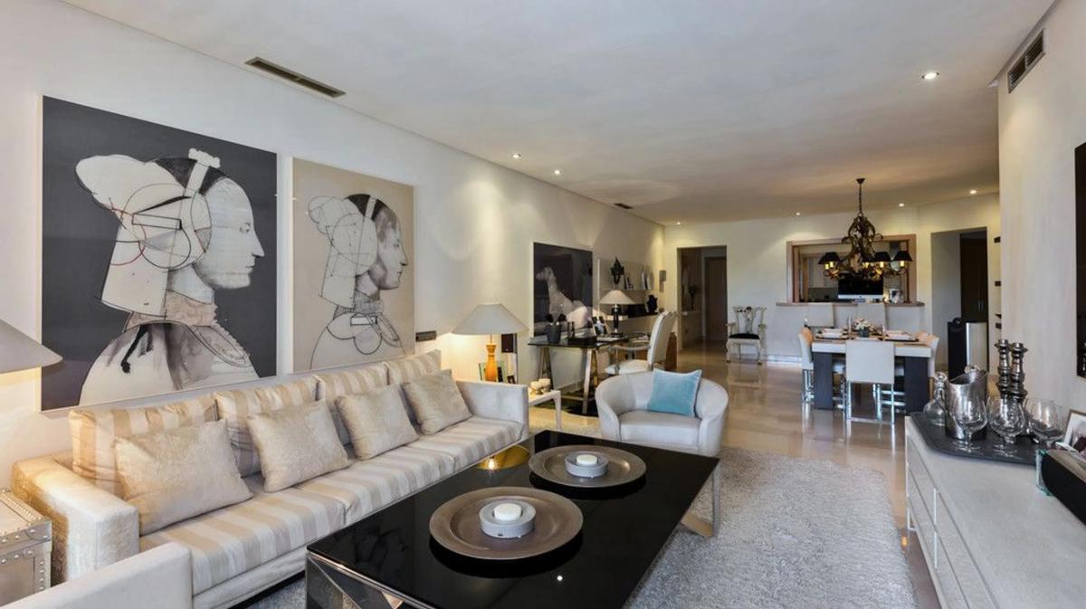 Sale of apartment in Avenida Buchinger, Marbella
 photo 5