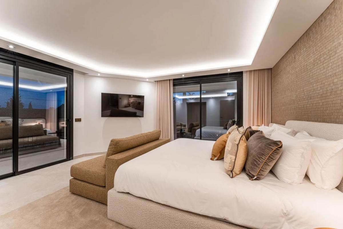 Venta de chalet independiente en Calle Colmenar, Marbella
photo 3