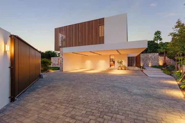 Independent chalet for sale in Calle Sierra Nevada, Marbella
 photo 1