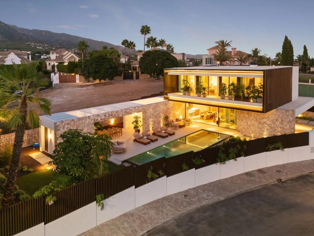 Sprzedaż niezależnego domku jednorodzinnego w Calle Sierra Nevada, Marbella photo 4