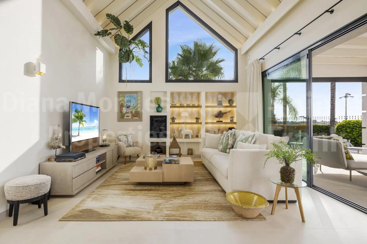 Sprzedaż niezależnego domku jednorodzinnego w Barrio Lomas de Marbella Club, Marbella photo 3