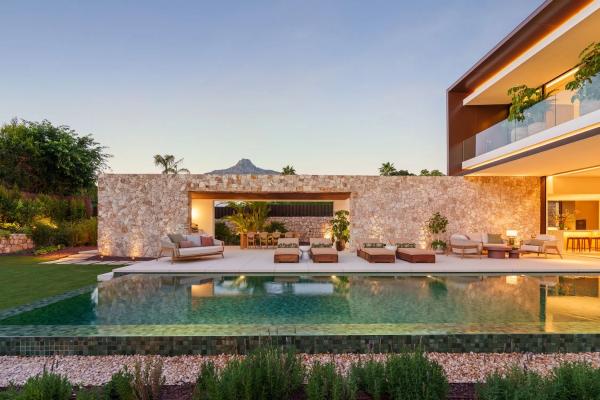 Independent chalet for sale in Calle Sierra Nevada, Marbella
 photo 4