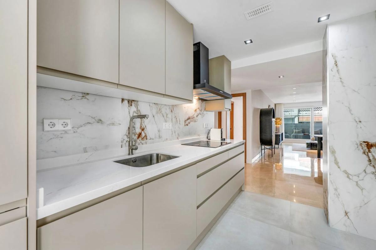 Sale of apartment in Barrio La Carolina-Guadalpín, Marbella
 photo 3
